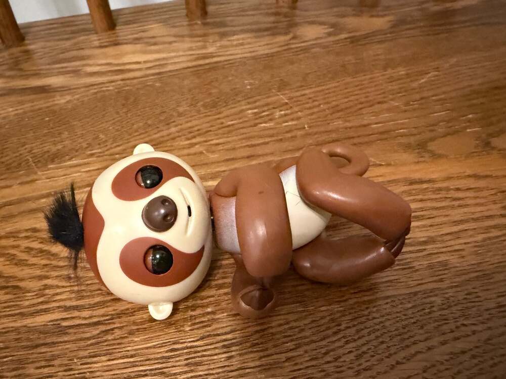 WowWee Fingerlings Interactive Sloth Brown